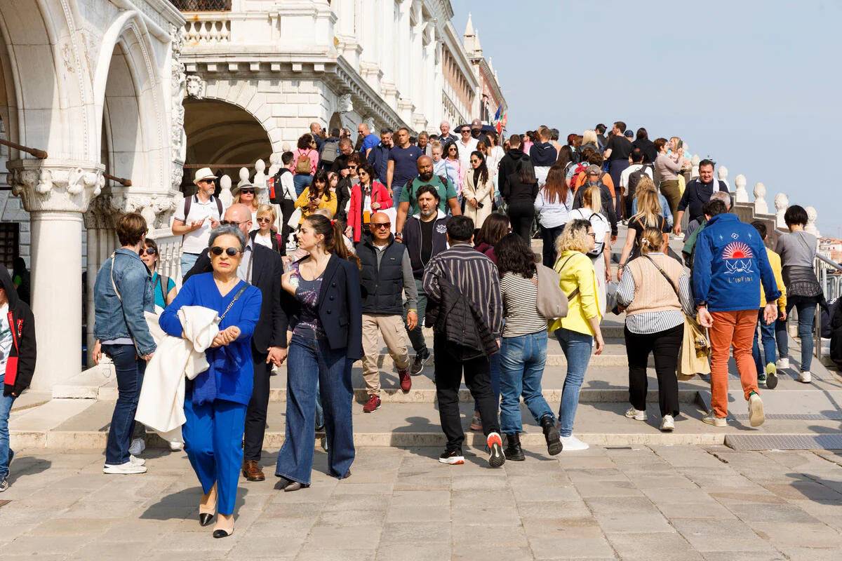 Martin Parr : Small World (2026 edition)