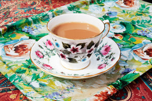 Martin Parr : Teacup on flowery tray